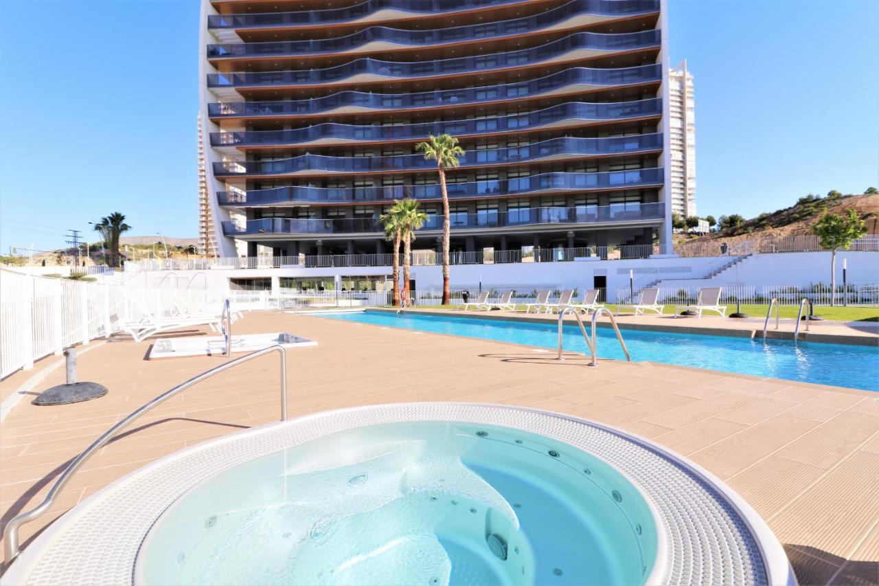 Sunset Waves Deluxe Apartments Poniente Beach Resort Бенидорм Экстерьер фото