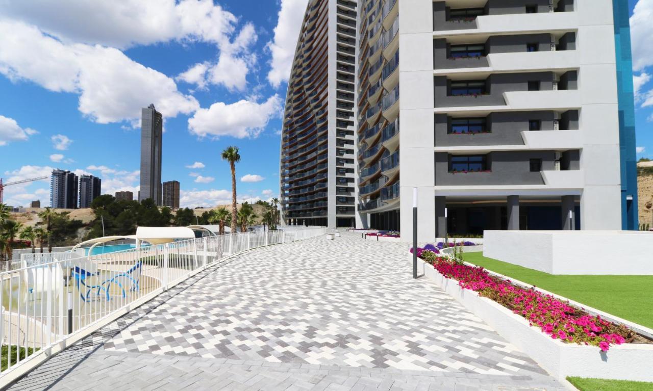Sunset Waves Deluxe Apartments Poniente Beach Resort Бенидорм Экстерьер фото