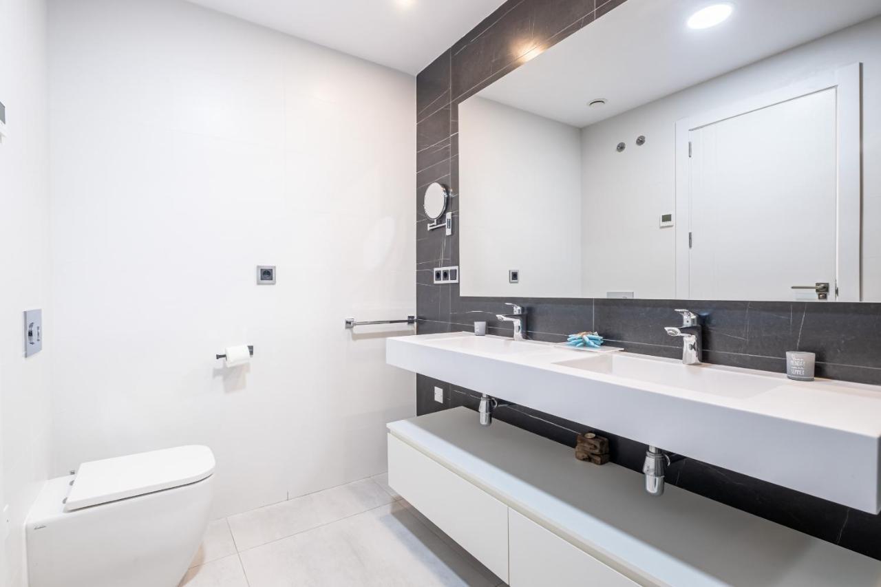 Sunset Waves Deluxe Apartments Poniente Beach Resort Бенидорм Экстерьер фото