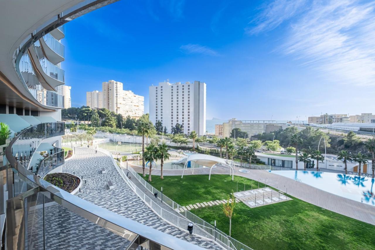 Sunset Waves Deluxe Apartments Poniente Beach Resort Бенидорм Экстерьер фото