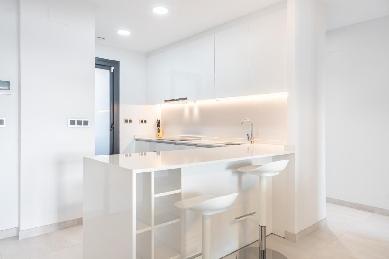 Sunset Waves Deluxe Apartments Poniente Beach Resort Бенидорм Экстерьер фото