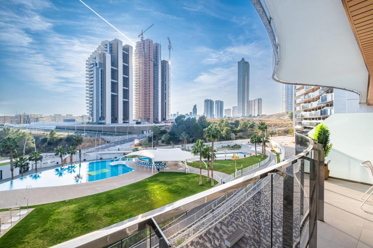Sunset Waves Deluxe Apartments Poniente Beach Resort Бенидорм Экстерьер фото