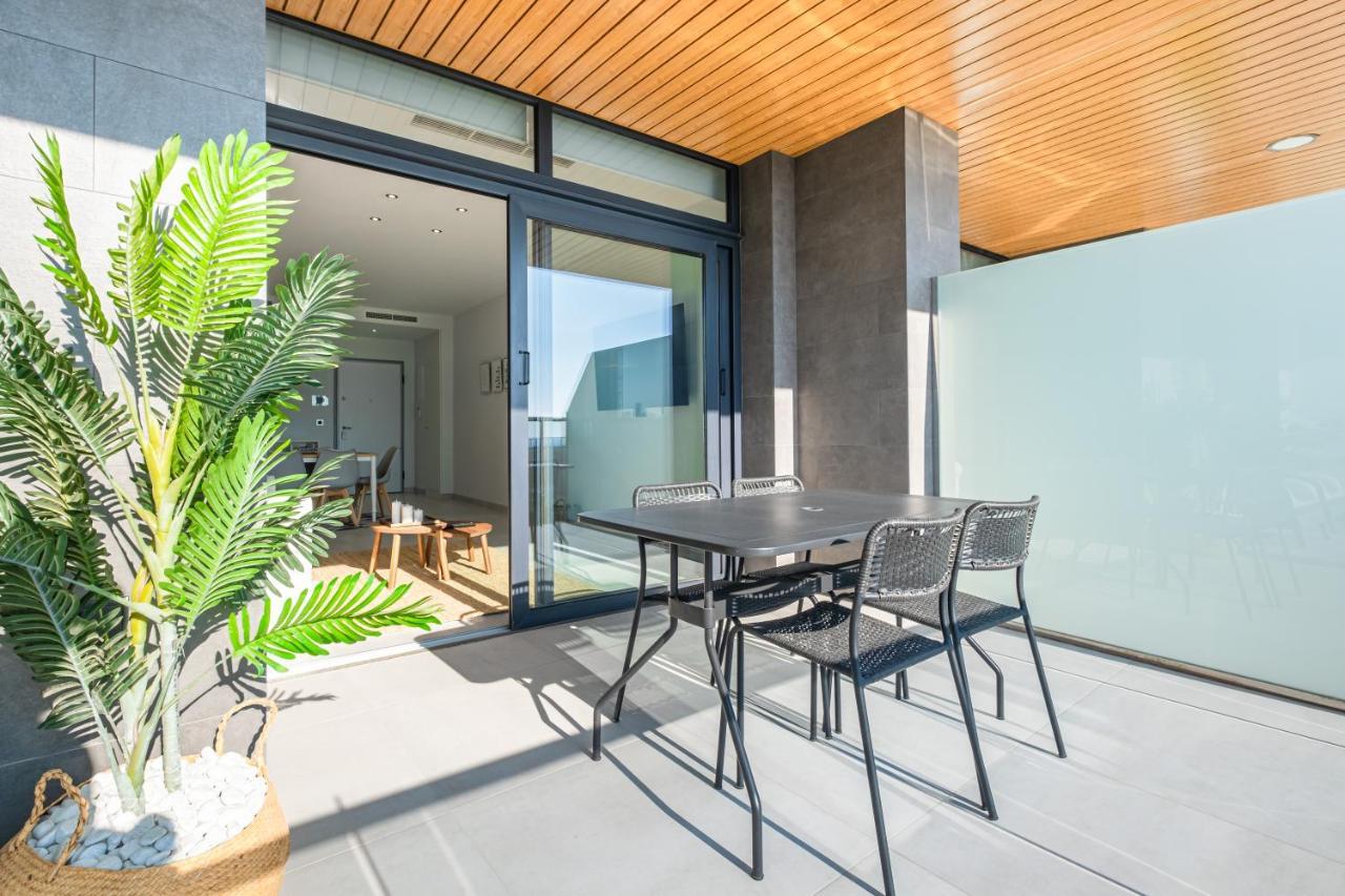 Sunset Waves Deluxe Apartments Poniente Beach Resort Бенидорм Экстерьер фото